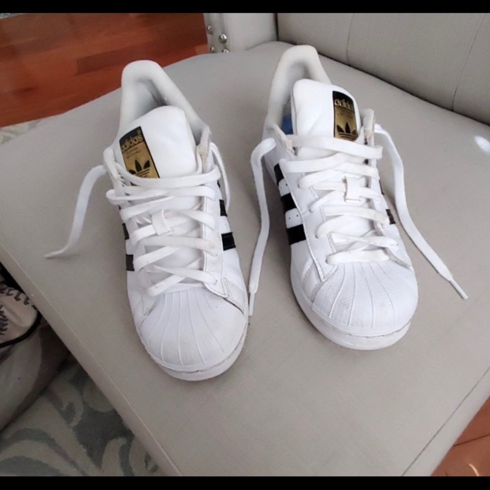 Adidas Superstar, Size 6.